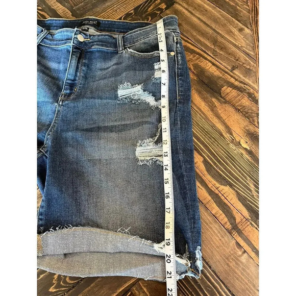 Judy Blue Jean Shorts Women 2XL Denim Raw Hem Distress Coastal Cowgirl Vacation - Picture 7 of 14